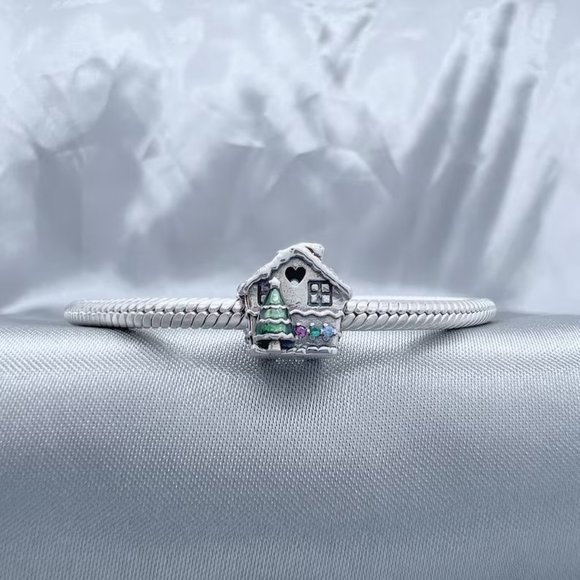 Pandora Christmas Gingerbread House Charm - Picture 5 of 5